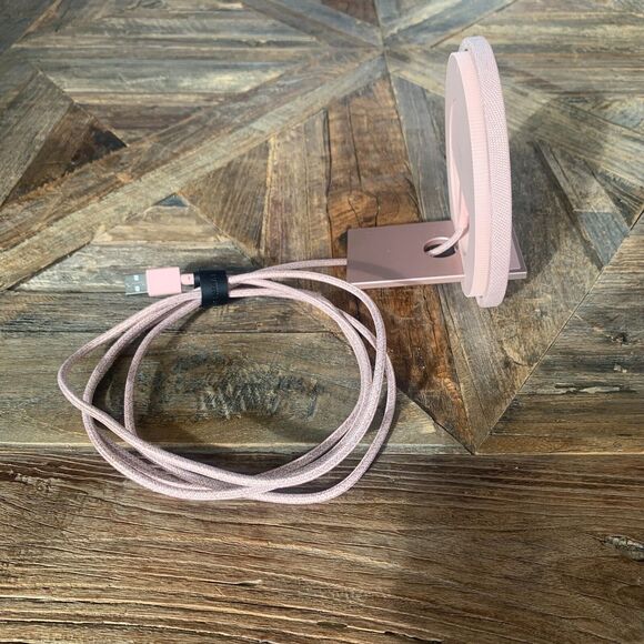 Native Union Wireless Charging Dock | Rose - Picture 4 of 11